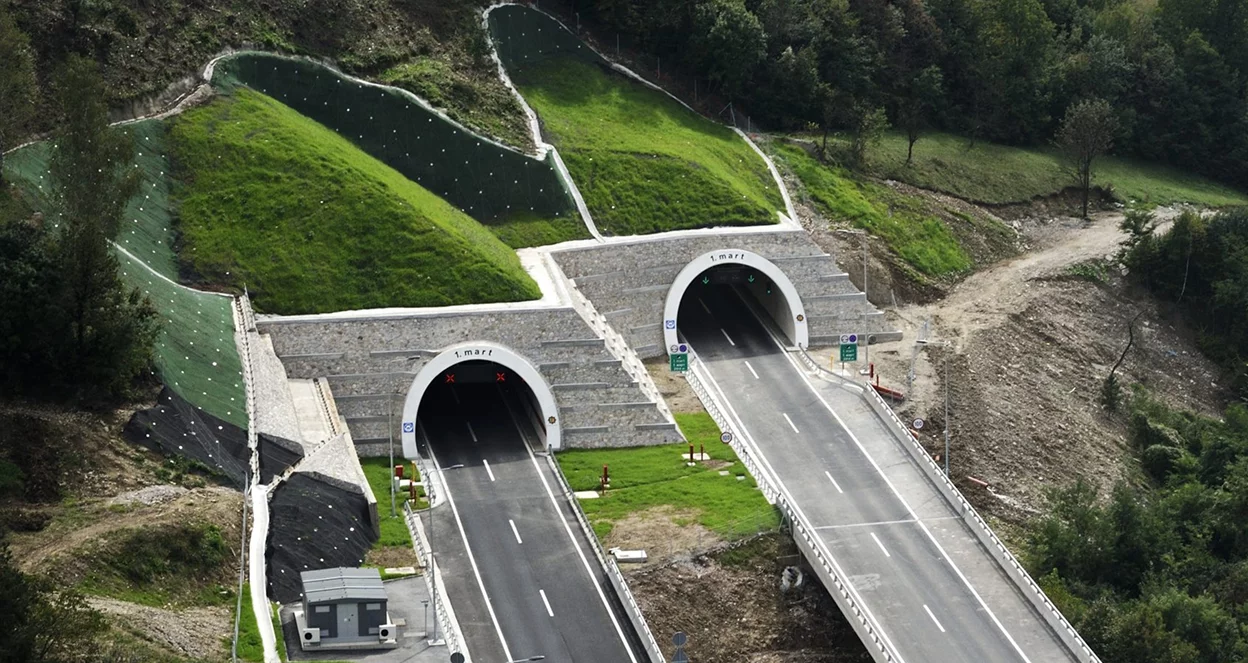 Infrastrukturni stub kroz planinu Vepar Infrastrukturni stub kroz planinu Vepar
